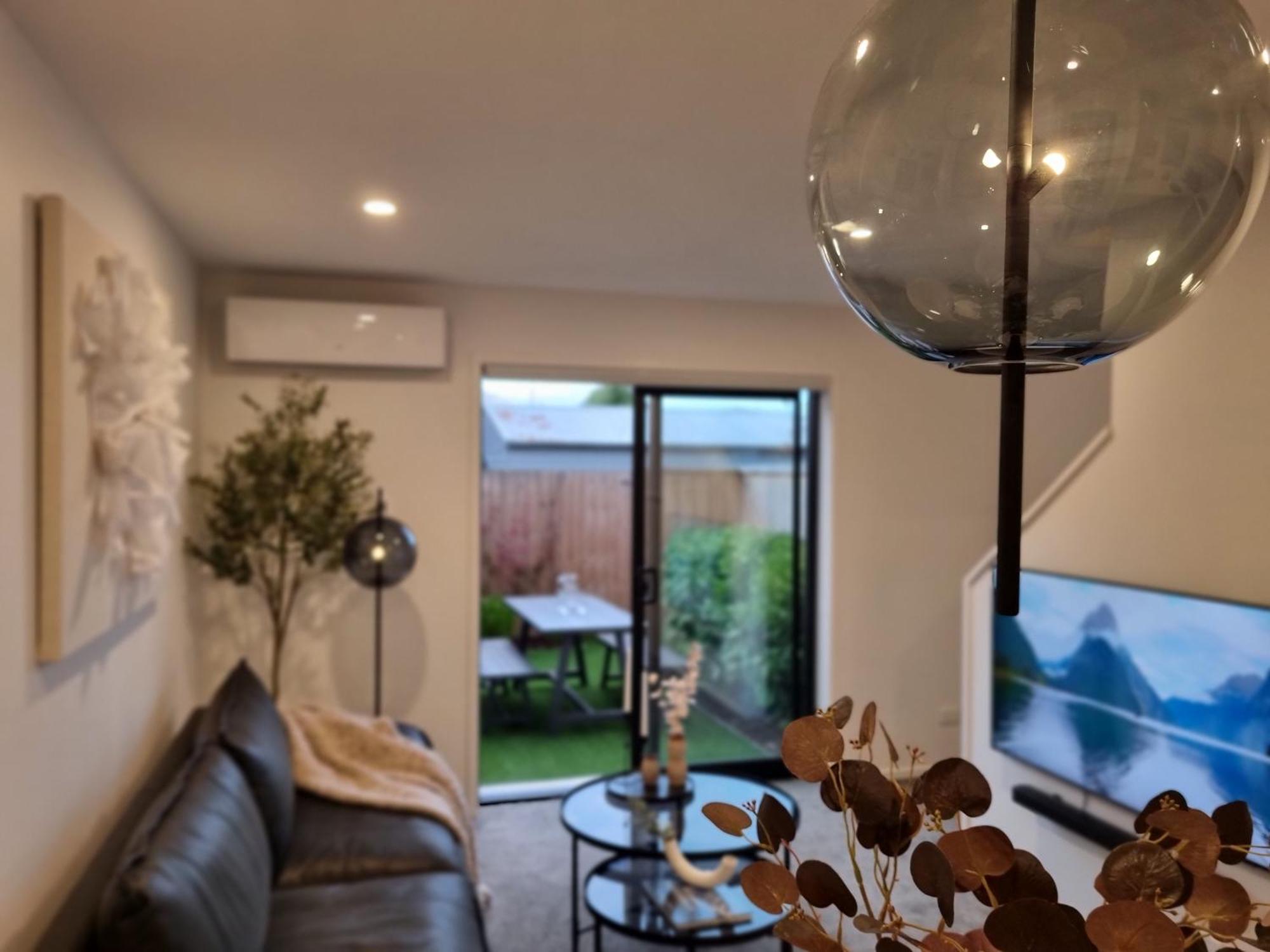 Cloud Nine Elegant Escape Awaits Apartment Christchurch Ngoại thất bức ảnh