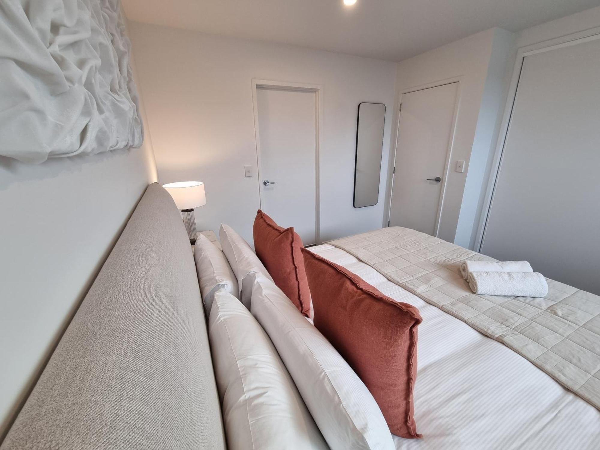 Cloud Nine Elegant Escape Awaits Apartment Christchurch Ngoại thất bức ảnh