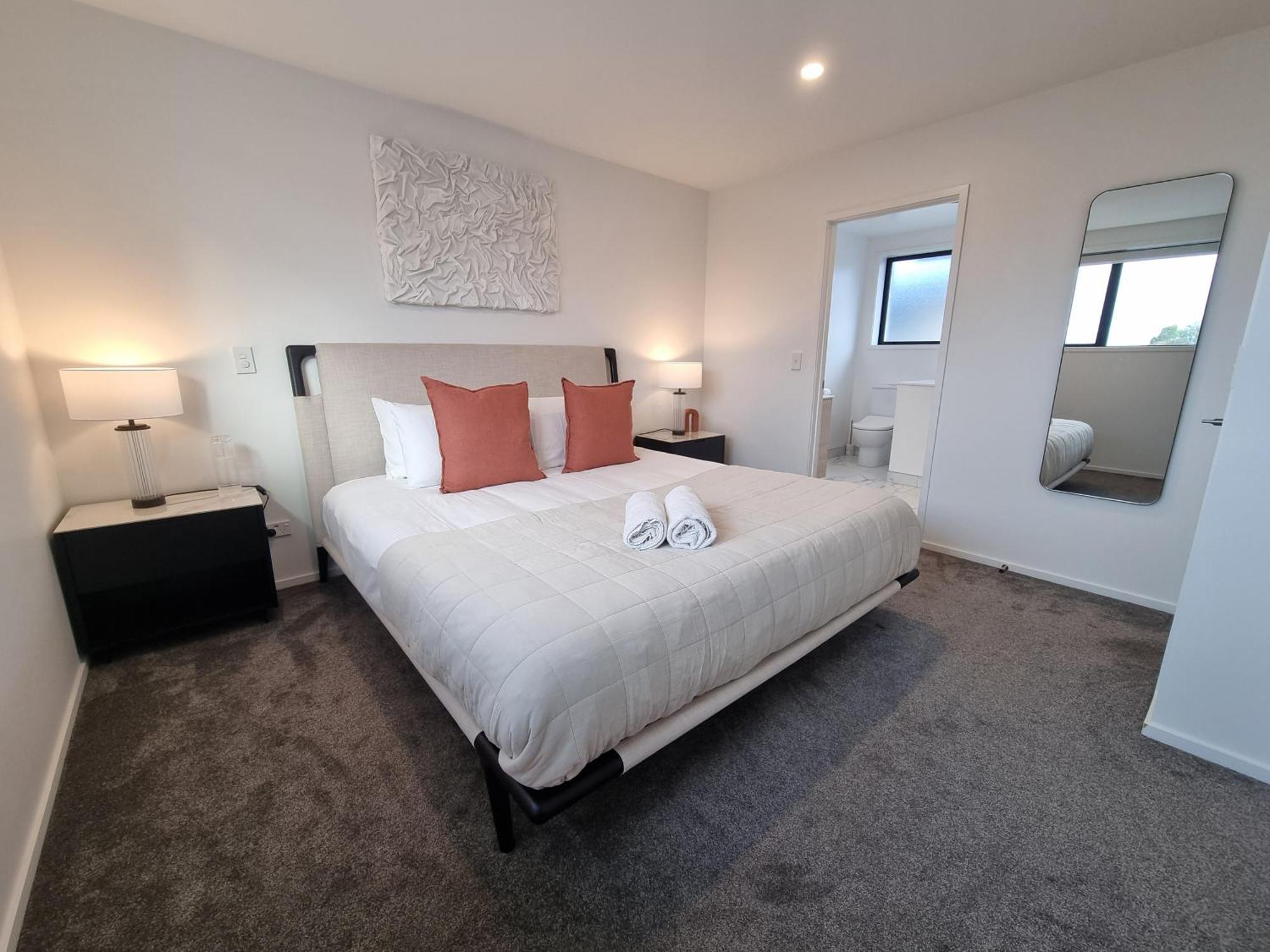 Cloud Nine Elegant Escape Awaits Apartment Christchurch Ngoại thất bức ảnh